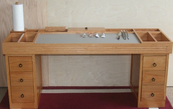 taboret with drawers